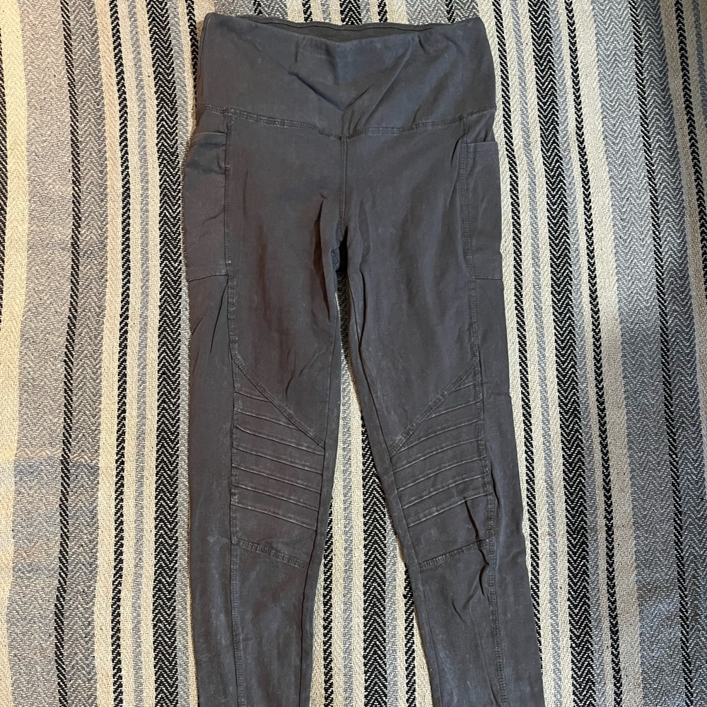 The sweatshirt project leggings.